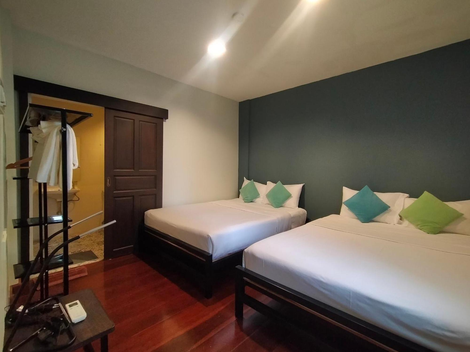 Baan Wangderm Hotel Bangkok Exterior foto